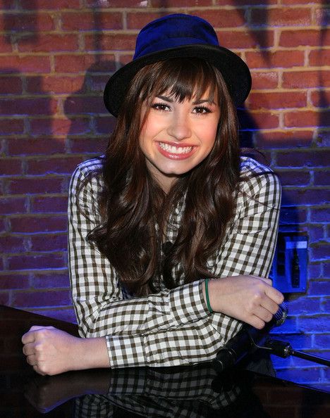 Fotobox von Dean und Cuba 71255_1235585408_demi-lovato-disney