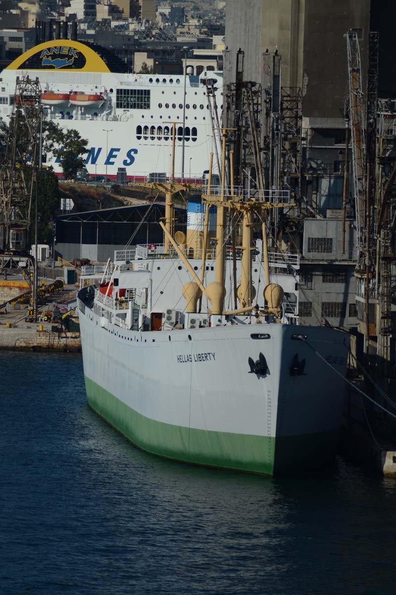 Liberty Ship "Hella" par Spyros Stroboulas L001