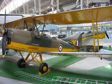  موسوعه للاسلحه الثقيله و الخفيفه  De%20havilland%20tiger%20moth