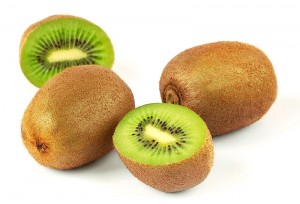 Kiwi, fruti me nj prqindje t madhe vitamine C 800px-kiwi_28actinidia_chinensis29_1_luc_viatour-300x204