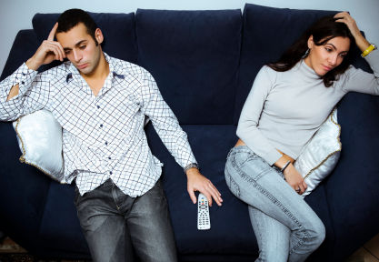 Martesa e keqe mund t dmtoj shndetin tuaj Angry_couple_on_couch_s600x600