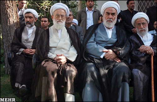 تشييع جثمان السيد عبدالعزيز الحكيم رحمه الله في طهران 1251397559