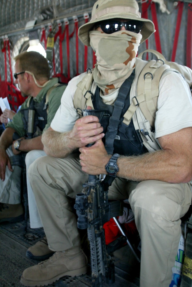 portrait, équipement, armement ... Iraq_contractors_rumb