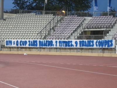 Messages ou tifos contre le foot moderne et bisness Tn_img_1501