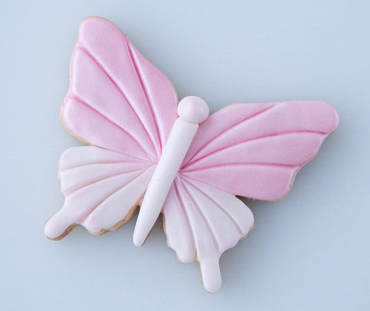 ضيافه للاطفال مميزة وجذابه How-to-decorate-a-butterfly-cookie-