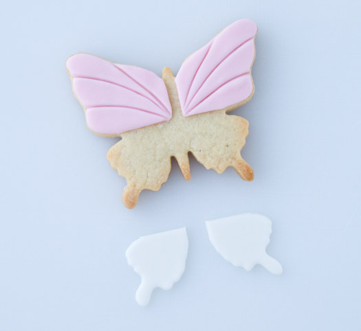 ضيافه للاطفال مميزة وجذابه How-to-decorate-a-butterfly-cookie-5