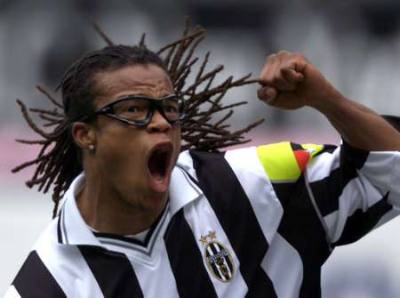 سجل حضوركـ اليومي باسم واحد من الاعبين!!!! Edgar-davids