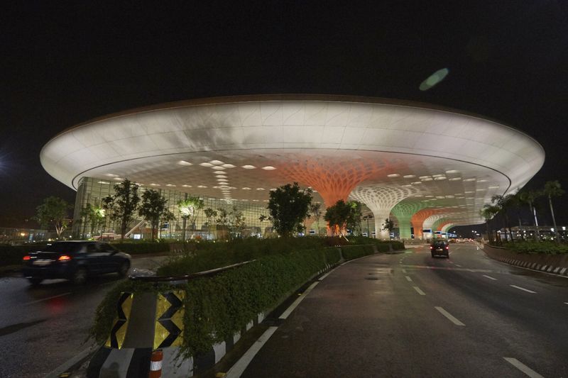 MUMBAI T2 AIRPORT - kỳ quan của sự phối hợp giữa GRC và GRG  và.... đủ thứ :) 111191-t2-15