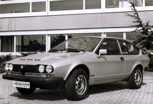 Alfetta GTV 2.6i V8 (1977)... Gtv2.8