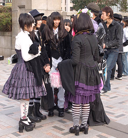 Gothic-Lolitas 0801011_bridge2