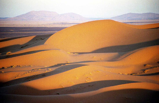 صور للصحراء الجزائرية Maroc-portes-desert-merzouga