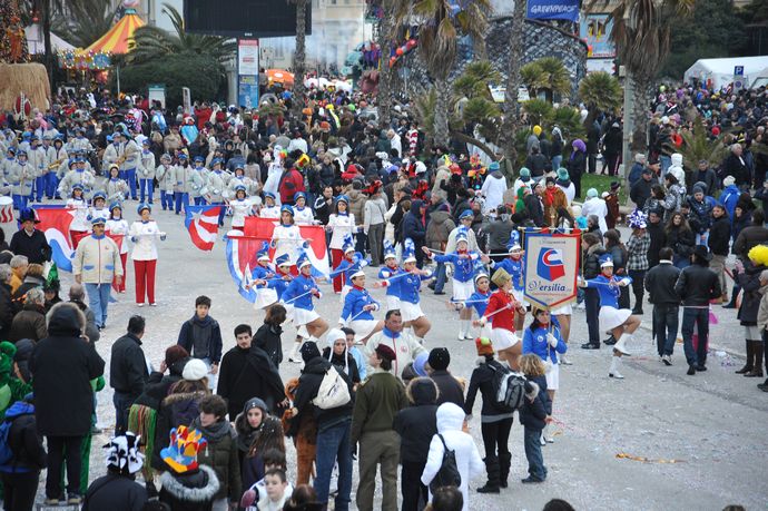 CARNEVALE DI VIAREGGIO 2011 %201128