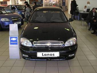 صور و اسعار و كماليات شيفرولية لانوس 2012 Chevrolet_lanos_a1236383619b2504547