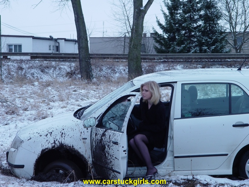 SKODA FABIA 500 hp!!! Carstuckgirls_vid009_alena_016