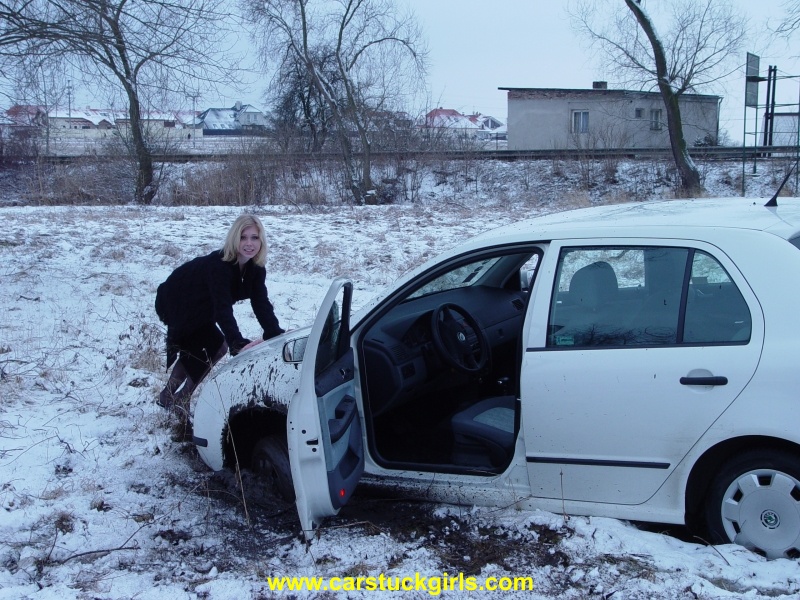 SKODA FABIA 500 hp!!! Carstuckgirls_vid009_alena_017