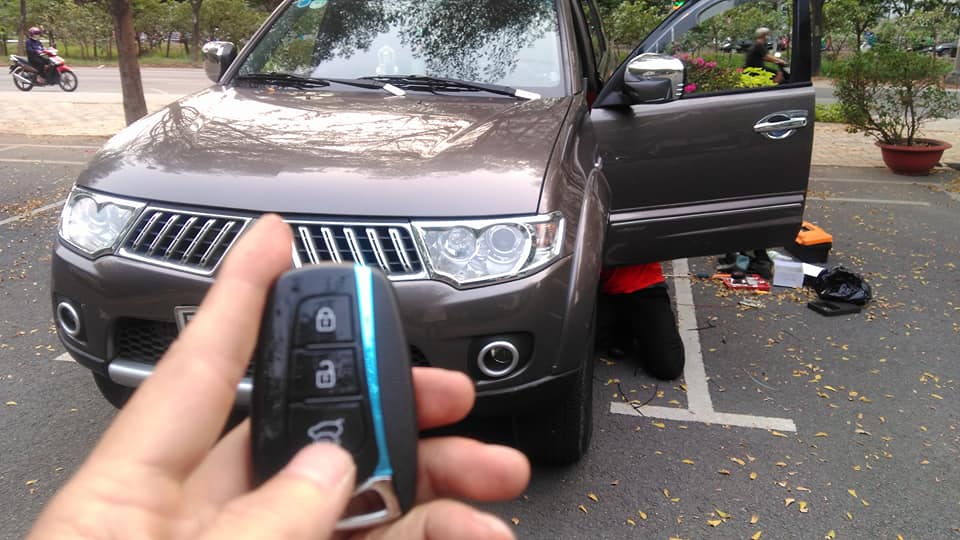 Phụ tùng, dịch vụ: Pajero Sport tiện ích với bộ Start Stop Smartkey 29101656_972750666211991_8567204276449837056_n