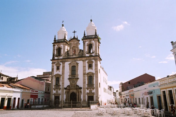 imagens das cidades dos brasileiros que nos visitam - Página 4 Igreja_de_Sao_Pedro_grd