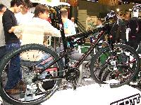 Petite visite au salon du cycle : Mini_071004011330142181293547