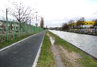 Promenade le long du canal de l'Ourcq Mini_070225091508350383