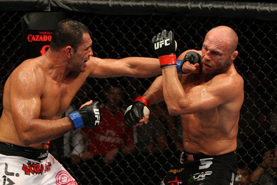 Saga;Coca [off] Ufc102_11_nogueira_vs_couture_018