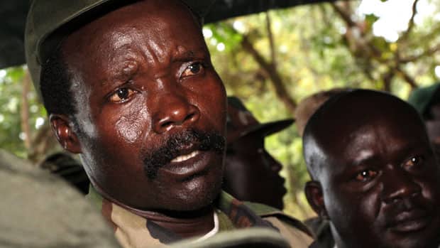 Kony 2012 está más cerca de Dogbert que de ser una iniciativa noble Li-joseph-kony-cp-02278491