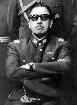 Hablando de guerras Young-augusto-pinochet