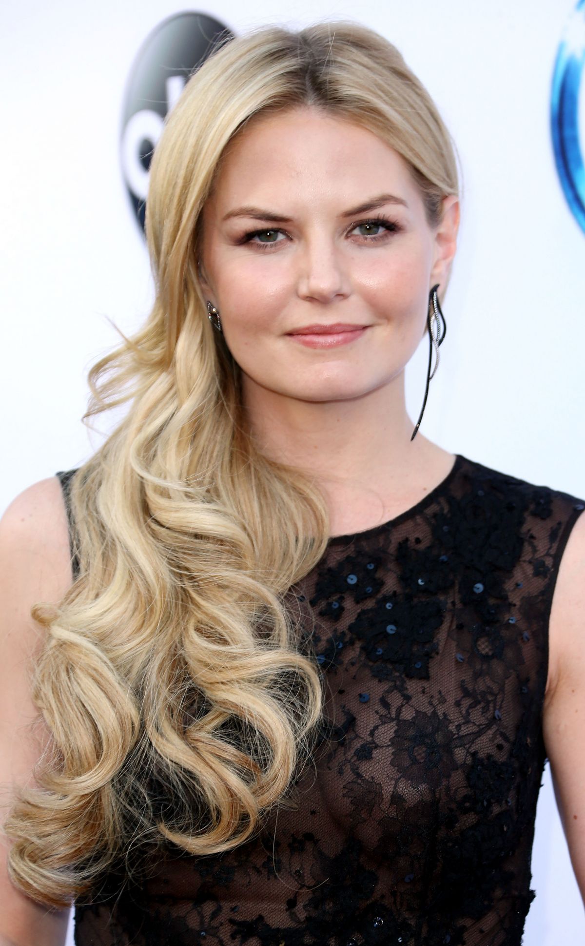 Once Upon A Time Jennifer-morrison-at-once-upon-a-time-season-4-screening-_1