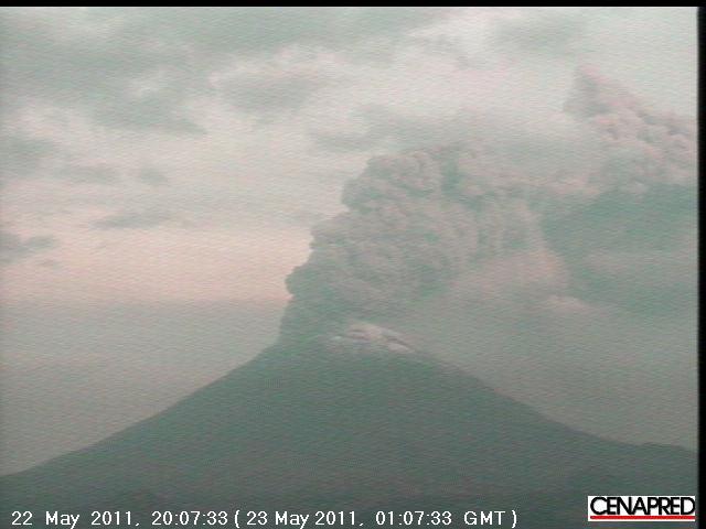 SEGUIMIENTO MUNDIAL DE VOLCANES DÍA TRAS DÍA . - Página 2 P0522112