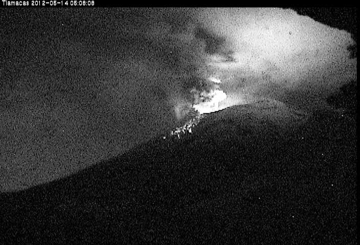  SEGUIMIENTO MUNDIAL DE VOLCANES DÍA TRAS DÍA . - Página 16 P0514121