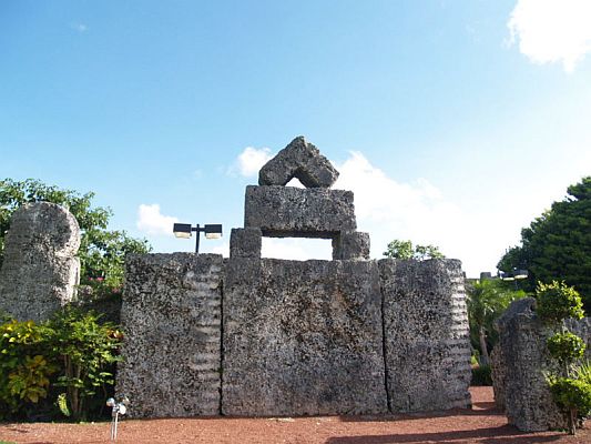 star - Misteri e curiosità della  nostra attuale epoca Coral_Castle_3