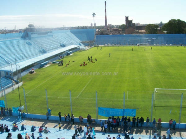 Los Mejores Estadios de Fútbol del Mundo 48420_ori_gigante_de_alberdi