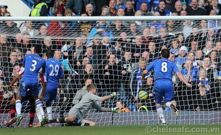 Chelsea 4 Brentford 0: Chiến thắng tưng bừng  2013-02-17.11.51.32-1802-lampard