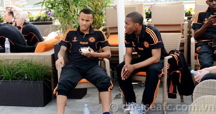 Ryan Bertrand: Lương duyên thầy và bạn  2013-04-21.12.21.20-bertrandsturridge