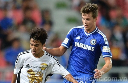 Van Ginkel: Niềm tin nơi bước đường mới  2013-08-15.12.20.27-vangikelmou2