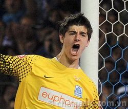 Thibaut Courtois tiếp tục ở lại Atletico Madrid thêm một năm  Coutois1