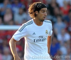 Chelsea tái khởi động thương vụ Khedira  Khedira