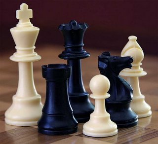 |[    "  ~ 657px-ChessSet-780532