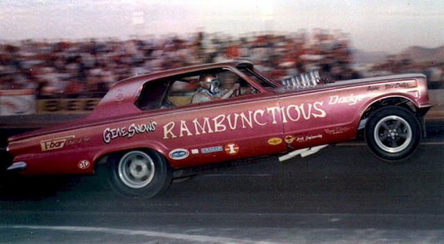 3) LES DRAGSTERS "Photos en mode WHEELINGS", (82 Photos). 001