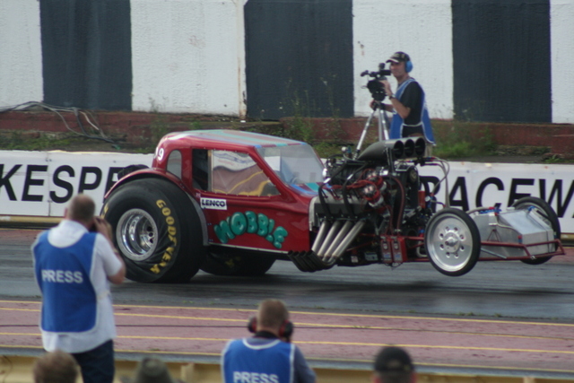 3) LES DRAGSTERS "Photos en mode WHEELINGS", (82 Photos). 078