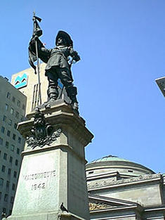 /LA CHIENNE QUI A SAUVE MONTREAL Monumentmaisonneuve