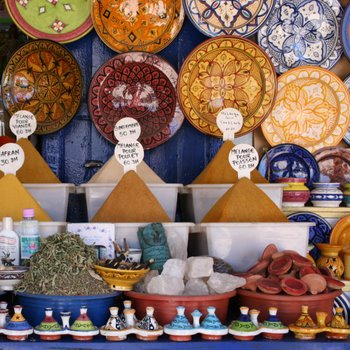 مشاهد راقية من مدينة الصويرة المغربية Essaouira%20-%20spices%20and%20plates