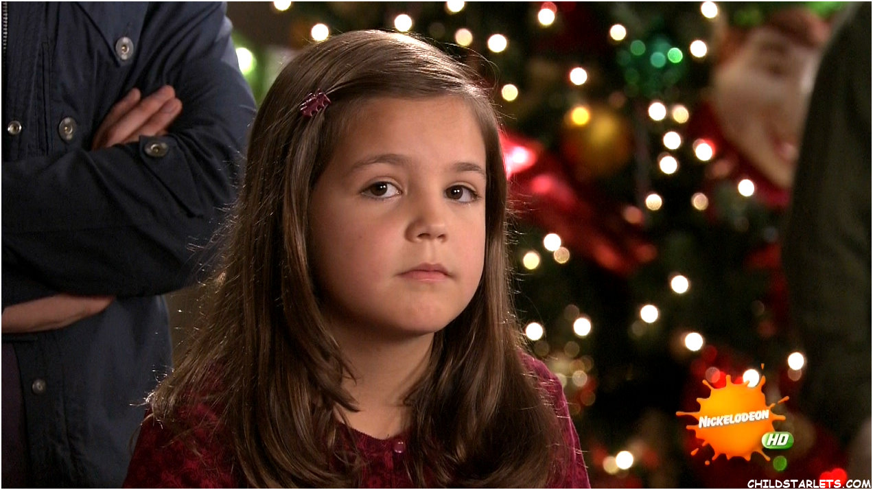 Bailee Madison Bailee_madison_merrychristmas122