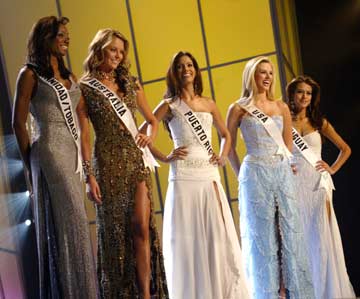 Yanina González  (Paraguay Universe 2004- MU 3rd runner up & Miss Earth- Fire 2004) Xin_12060102141975777216