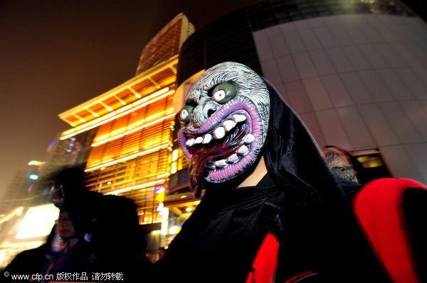  الآحتفال بعيد هلوين في الصين  Halloween celebrations in China 0023ae6cf36910199c3504