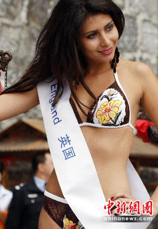 Miss Beauty of the World 2010 new pics ( Miss Vietnam also...) U86P4T366D5558F11507DT20100430152645