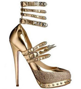 طلب العودة لـ فريق الدردشة - صفحة 3 Christian-Louboutin-Rodarte-Gold-Spiked-Pumps