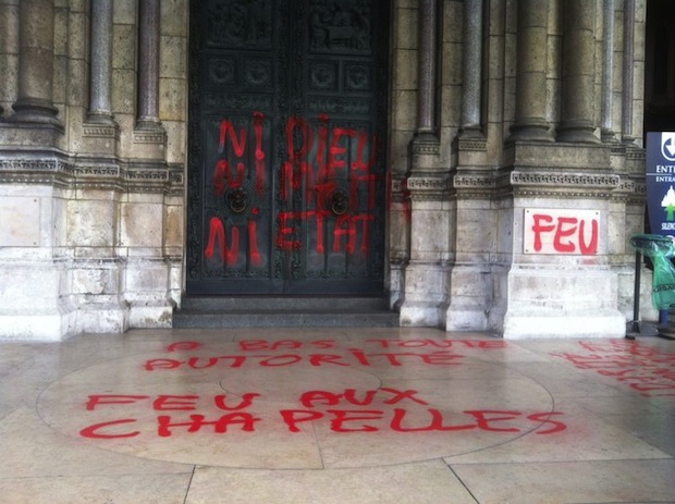 Profanation de la Basilique du Sacré-Cœur à Montmartre 6a00d83451619c69e201a73d943a9d970d-800wi