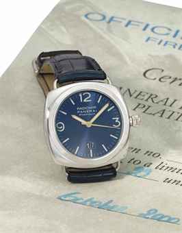 Christies 12 Novembre à Genève, pour les grosses tirelires Panerai_a_rare_platinum_limited_edition_cushion-shaped_wristwatch_with_d5612220h