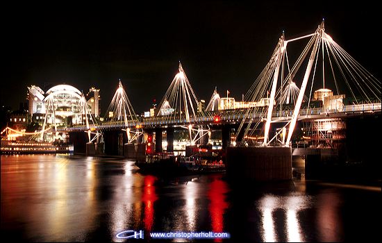 ليلة مضيئة على جسور لندن Hungerford_bridge_night_01