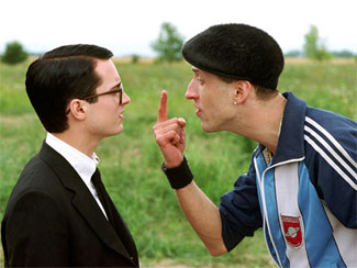 Get to know new movies! - Page 24 20060422everythingIsIlluminated